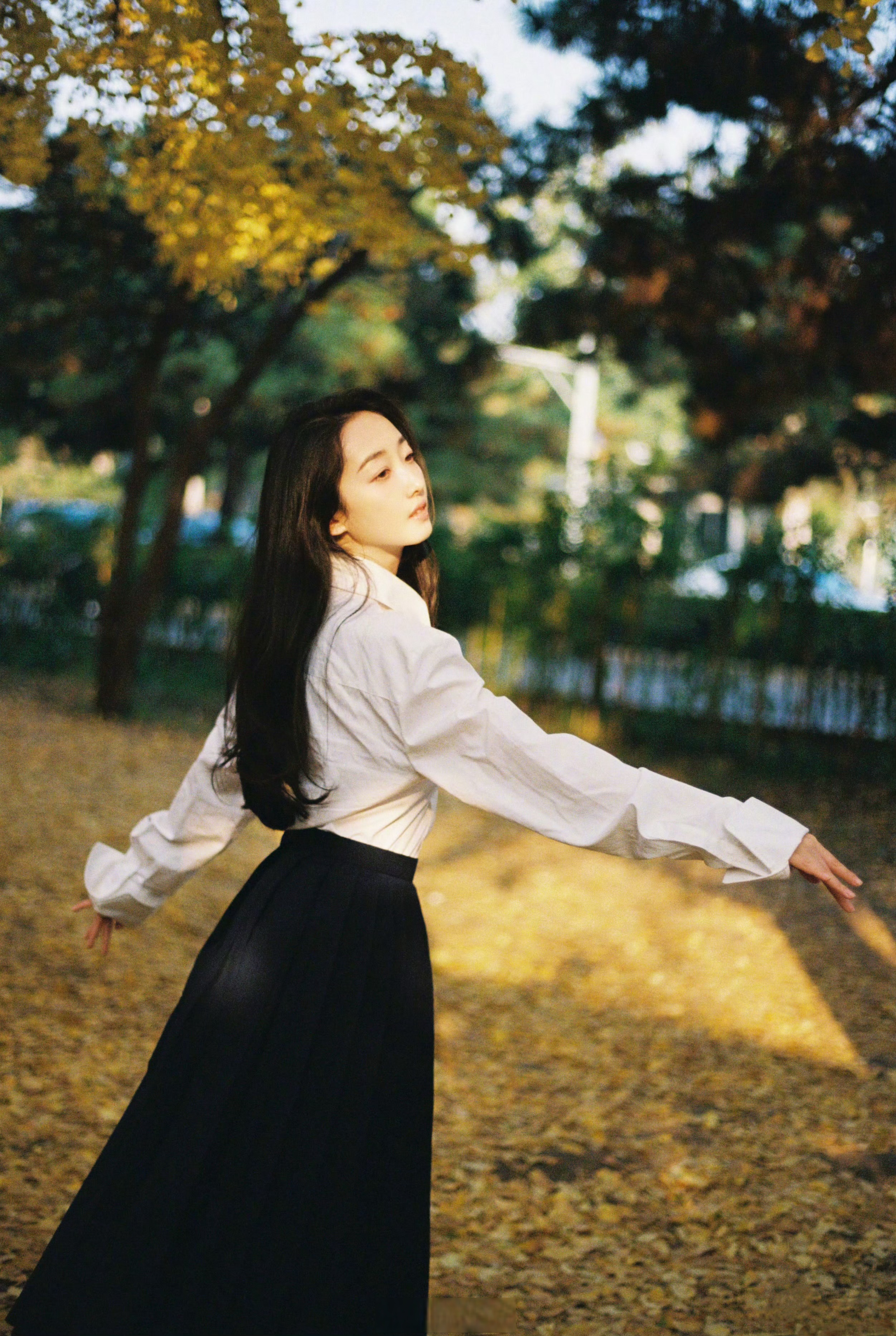 时隔19年再次看到伊蓝舞动"校服的裙摆"真的很感动 小舍作证#蒋梦婕16