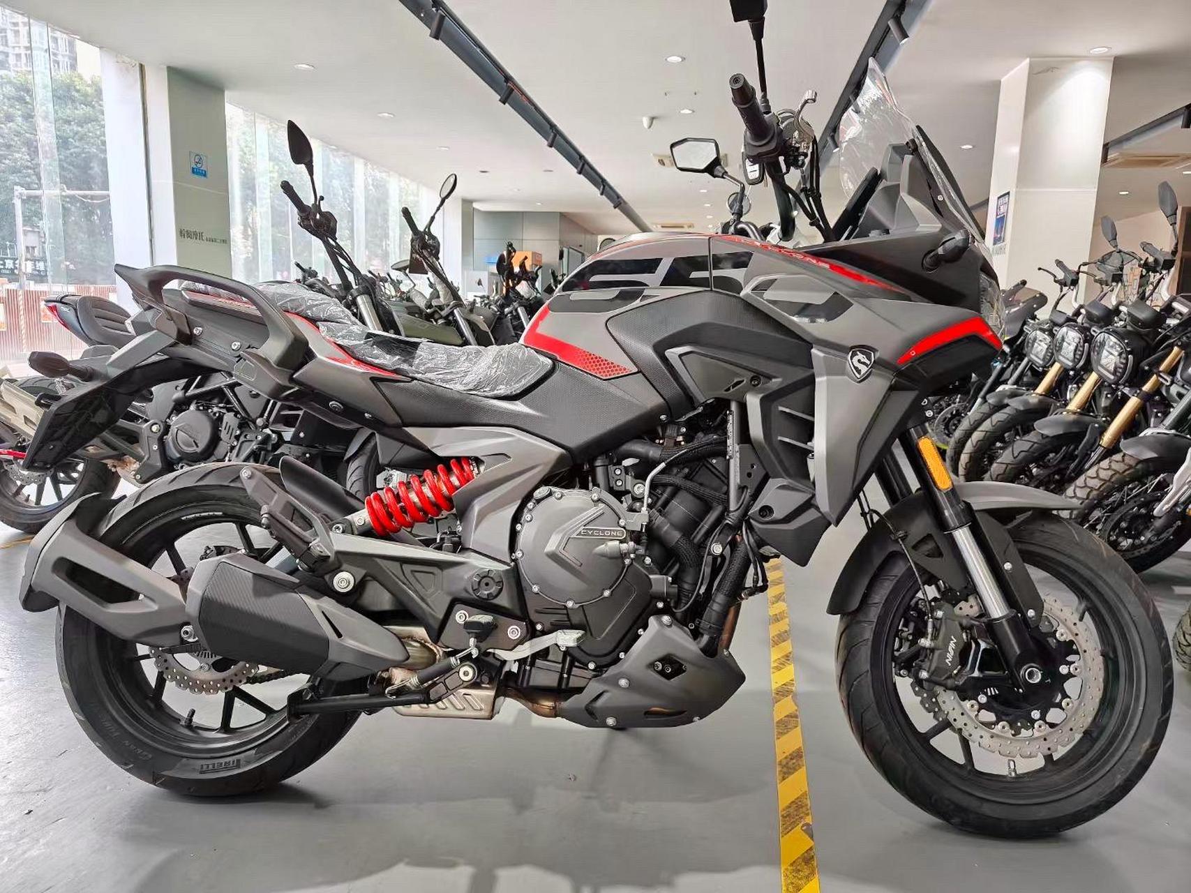 赛科龙rx650   21款巡洋版 22.6月出厂,全新车,没有加油通电