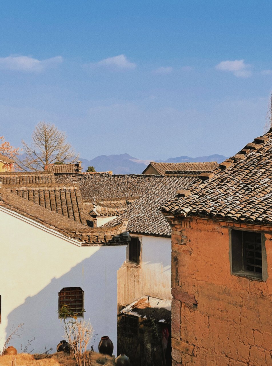 浦江古村:神笔马良的故里登高村 在仙华山后山有一座古村,因村子"山下
