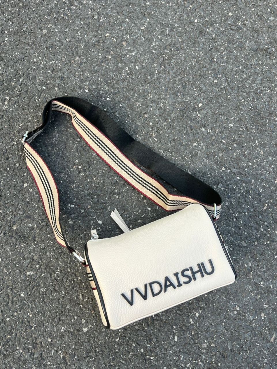 搭配卫衣或者t都好看[白眼] 	 #高级感包包