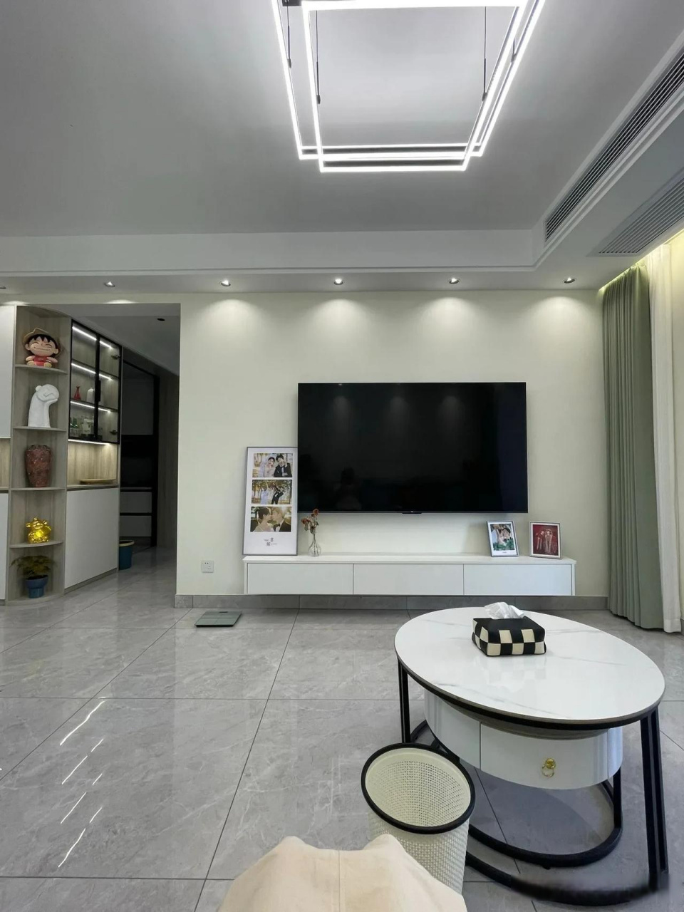 不难发现,越来越多的年轻人放弃了电视墙,电视墙没有做任何,直接说了