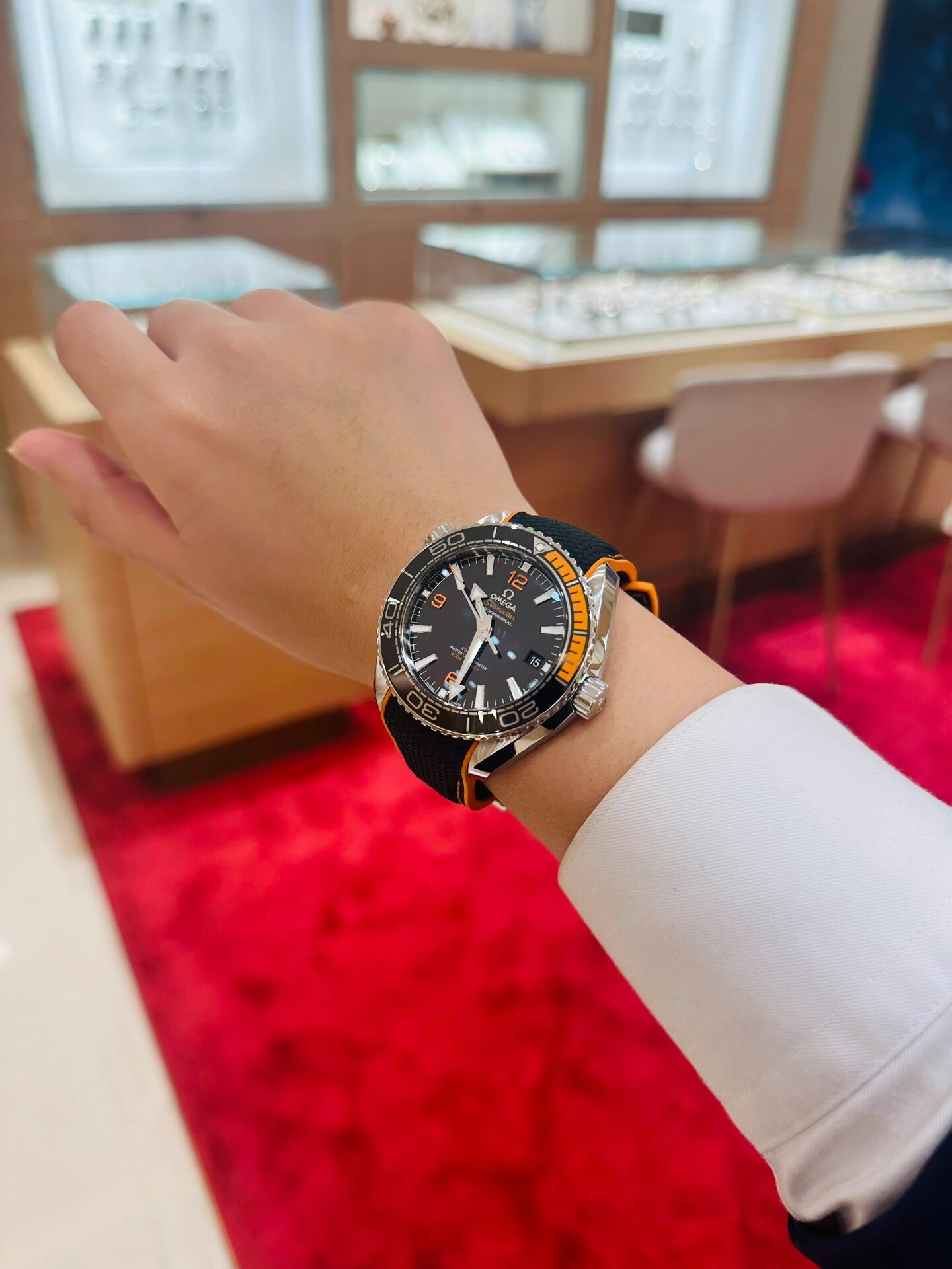 omega 欧米茄海马600米潜水表,四分之一橙 今天推荐一款硬汉必备的