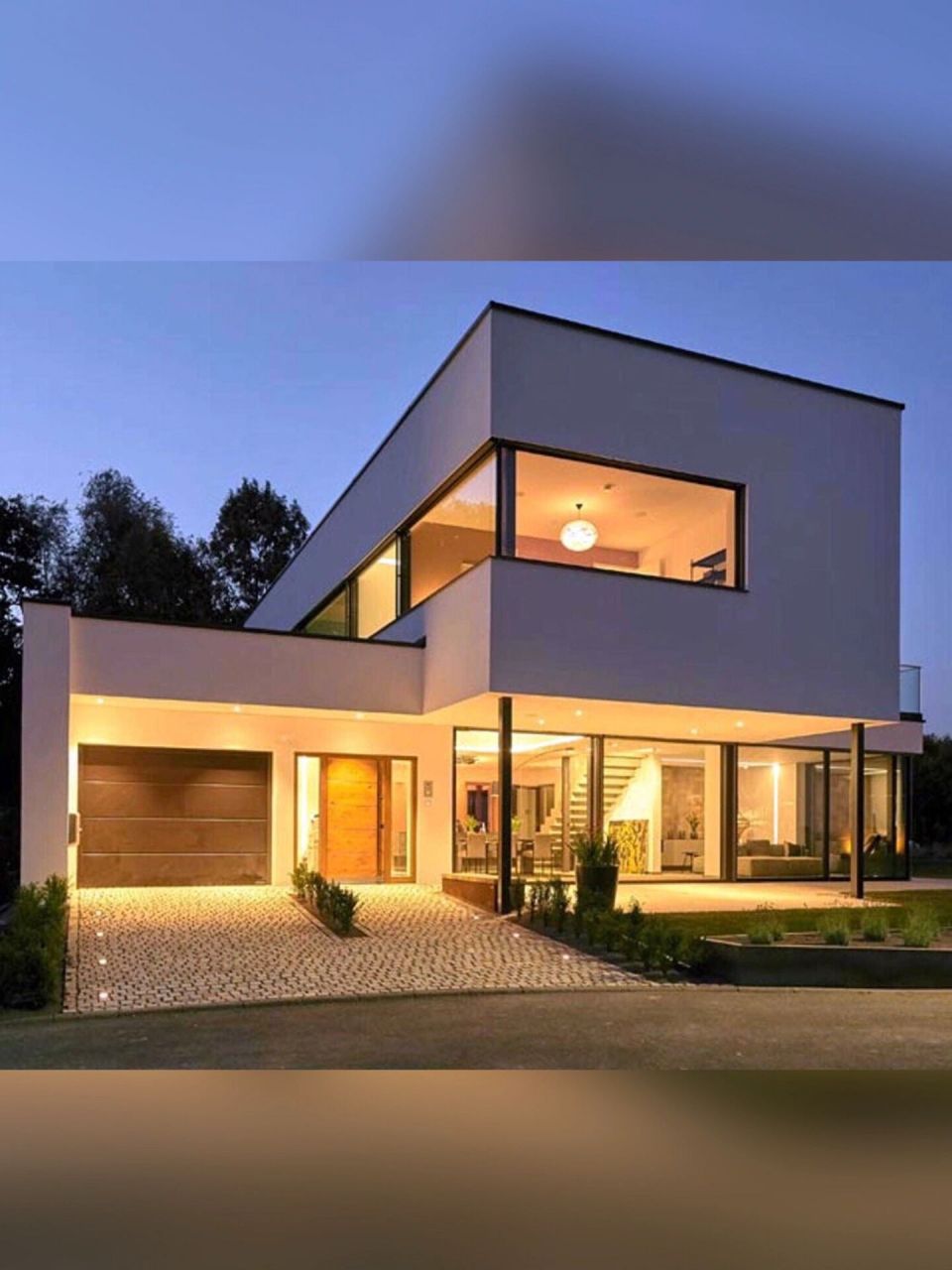 二层现代风自建别墅(附平面图)