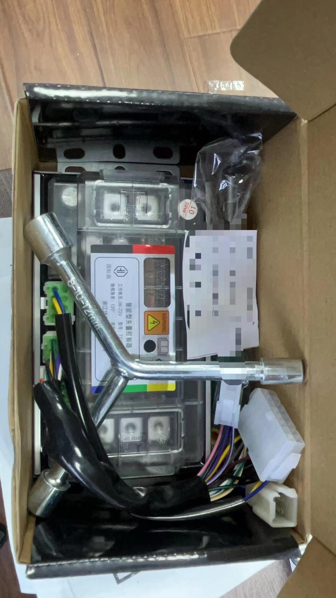 蓝德毒刺控制器无损直上,原车功能保留的基础上增加倒车,定速巡航,3档