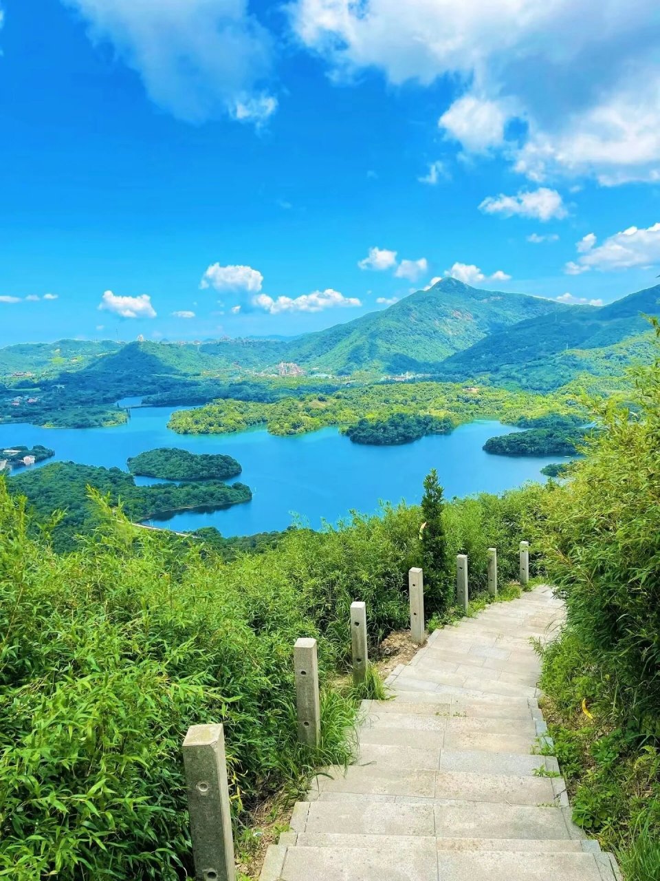 "深圳打鼓嶂:山水之间的神秘仙境, 深圳打鼓嶂,位于深圳市龙岗区,是