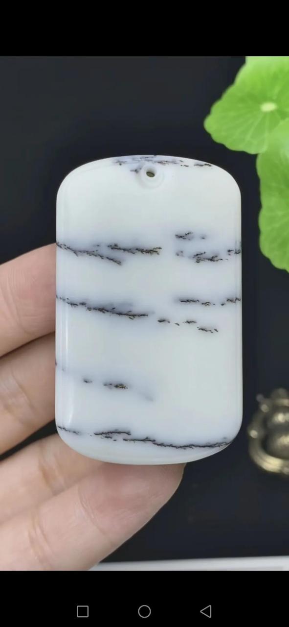 和田玉 珠宝 收藏 很多人不清楚罗甸玉是什么样子的,这就是罗甸玉