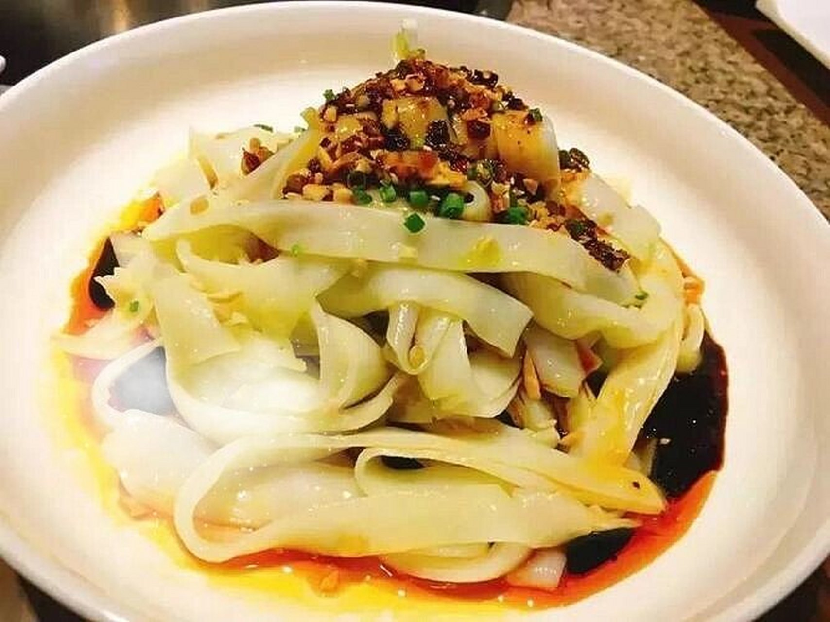 广元凉面,凉面做法一 食材准备 大 米,糯米,酱油,红油辣子(密制),醋