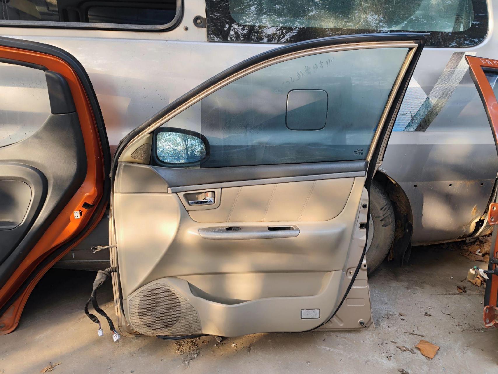 吉利英伦sc718原厂车门,右前.