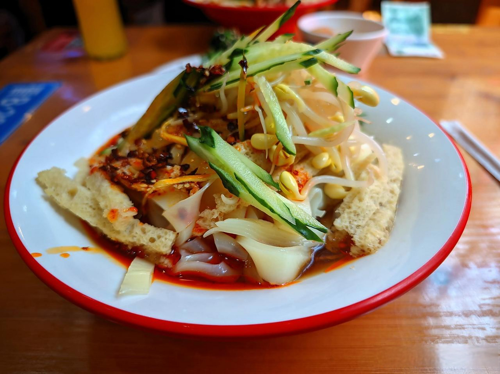 在北京15块钱吃个凉皮儿,性价比真是高,味道不错!北京凉皮