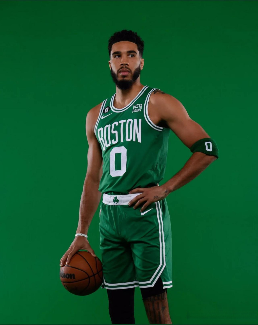 杰森·塔图姆本赛季对阵球队的最高场均得分:  40.5 — 对雄鹿队 40.