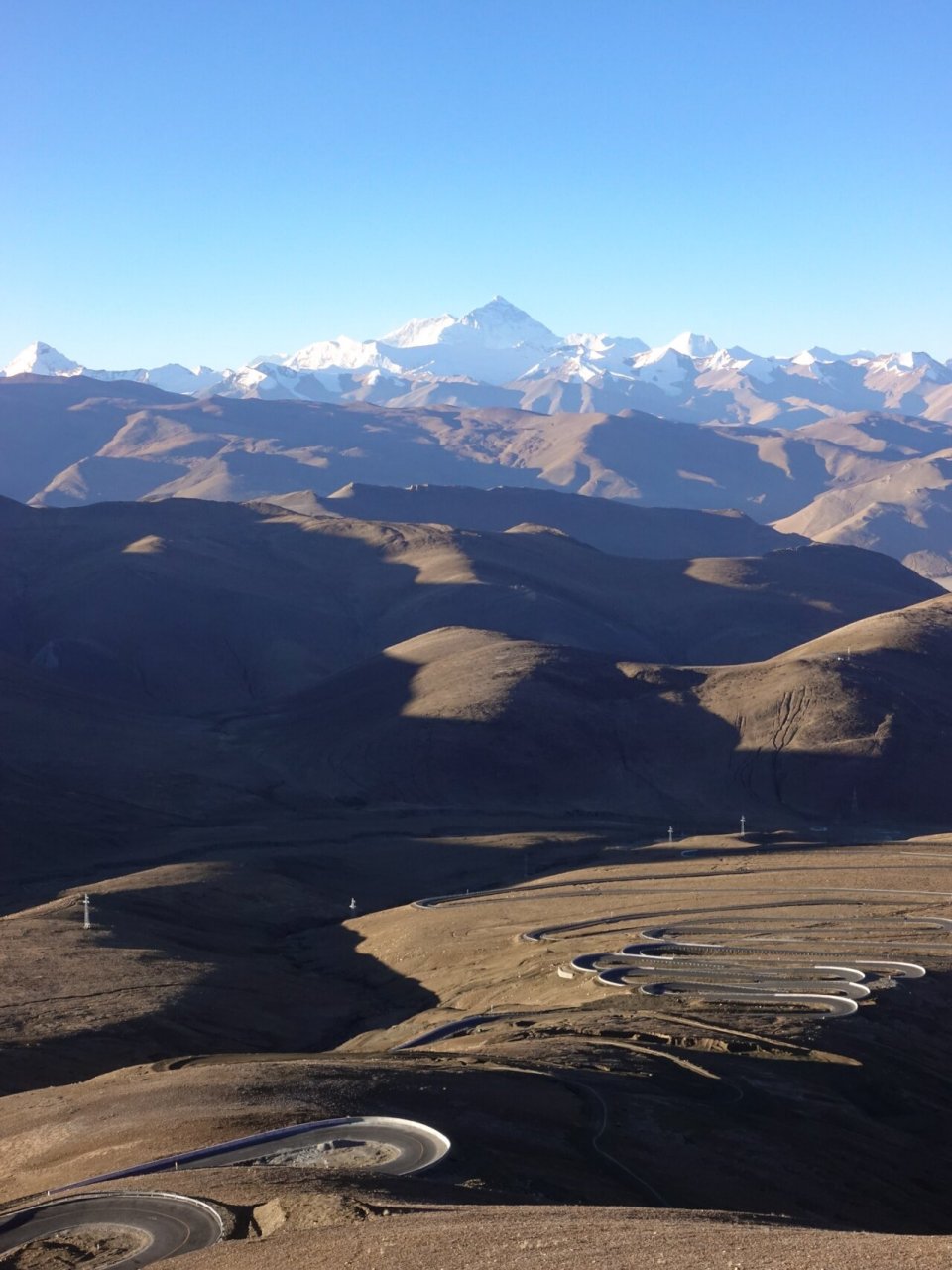 航拍西藏 | 加乌拉山口——珠峰观景台攻略 加乌拉山口海拔5210米,是