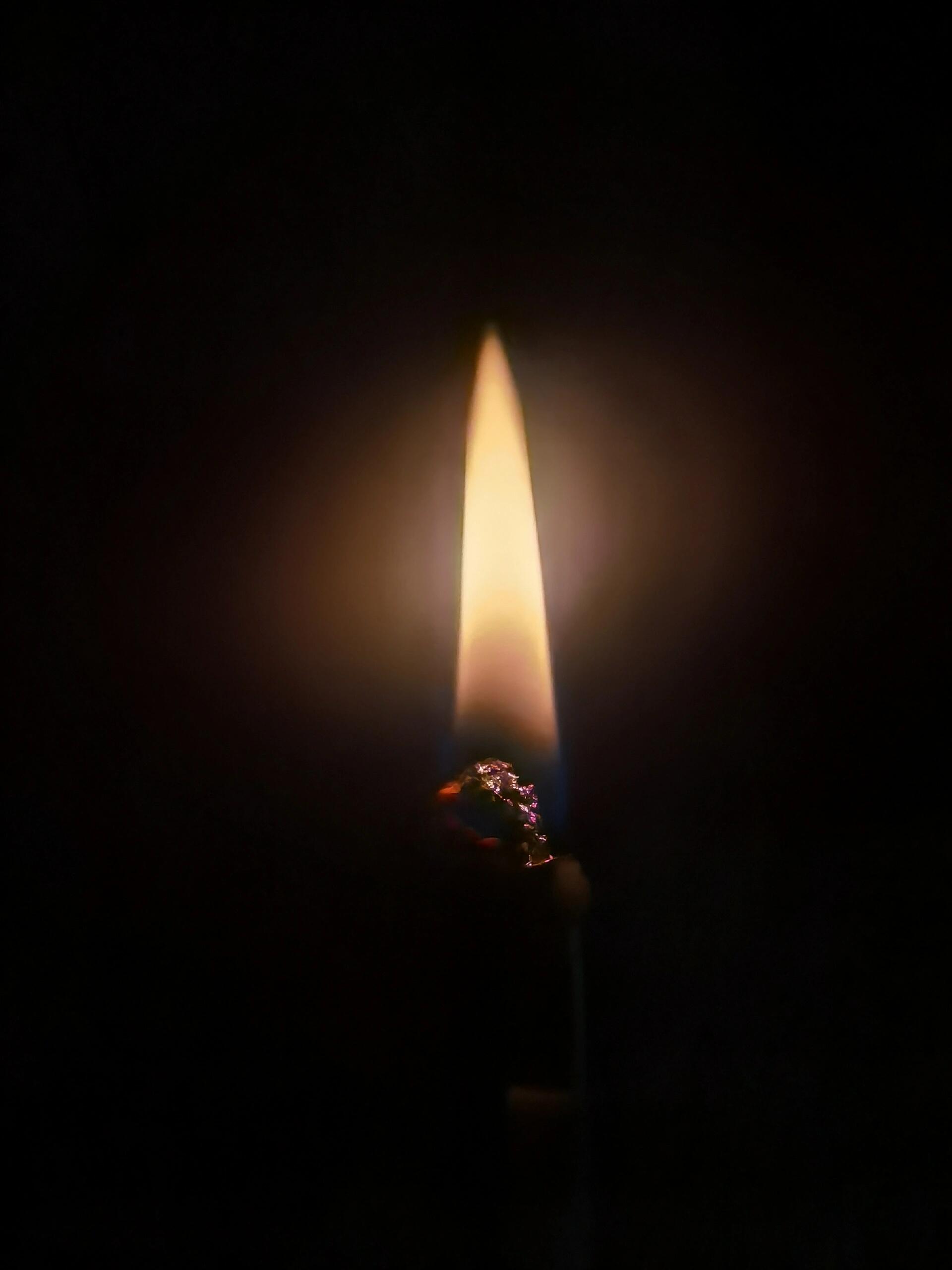 一根生日蜡烛燃完需要9分56秒