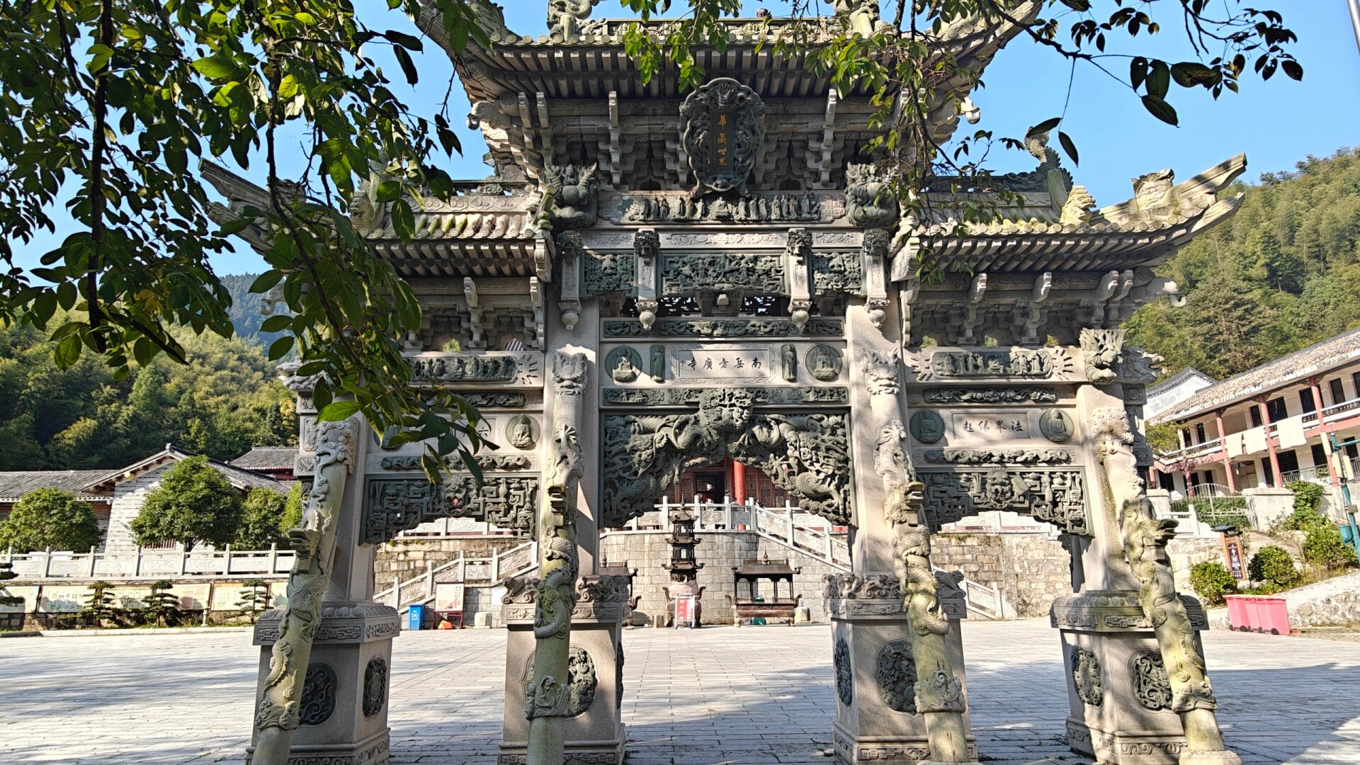 竹林掩映中的衡山方广寺,你可曾见过?