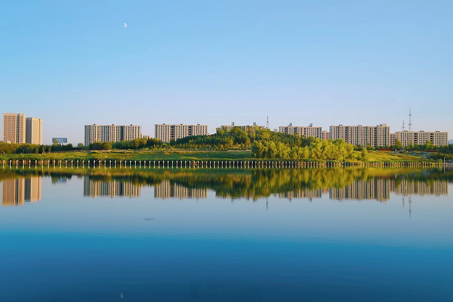 爱上博州#【博乐生态画卷景色太攒了】真的没想到,位于大漠戈壁的