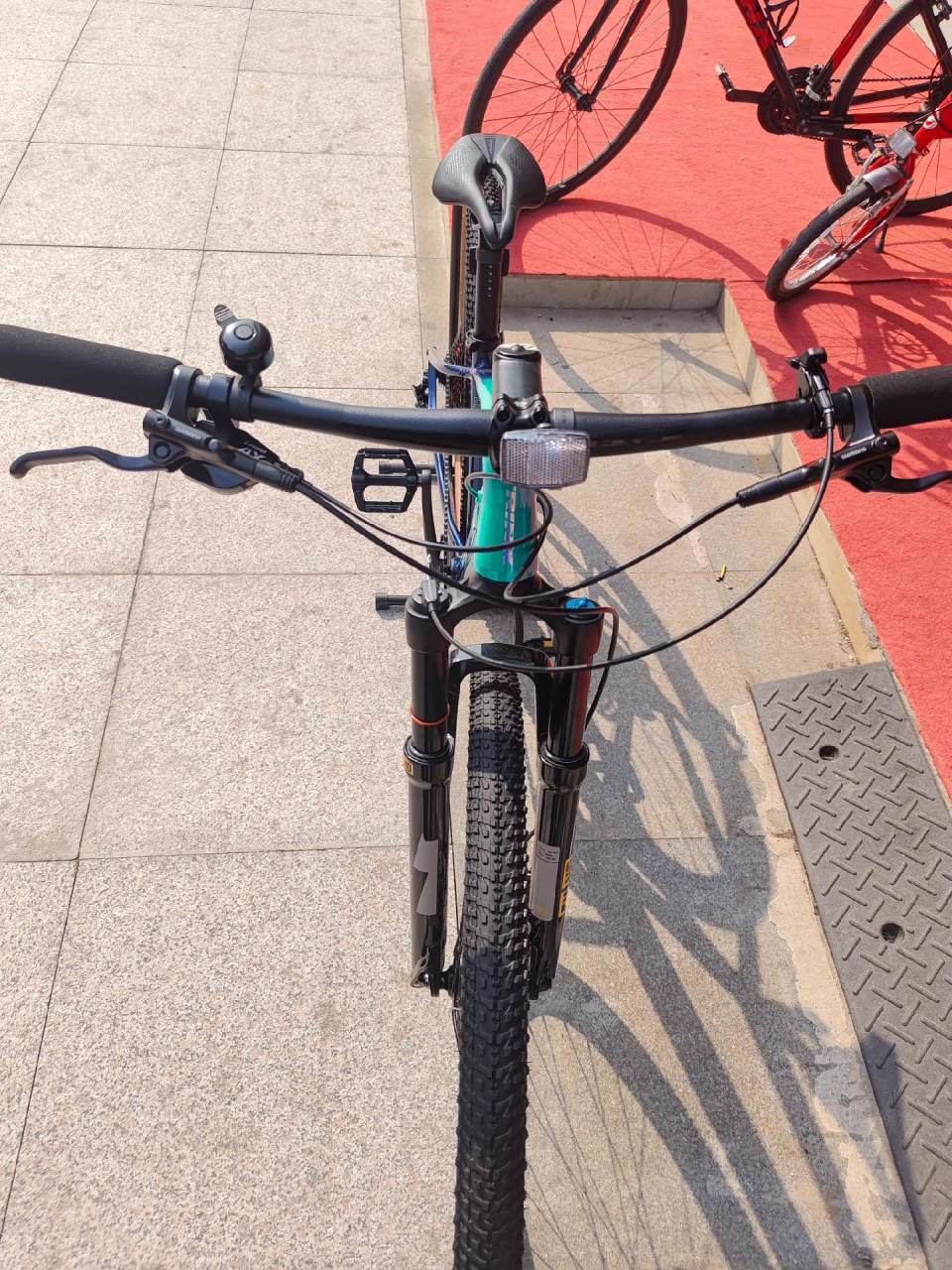 千里达x1pro29寸大轮径,更好的通过性,线控锁死气压前叉,1*12速