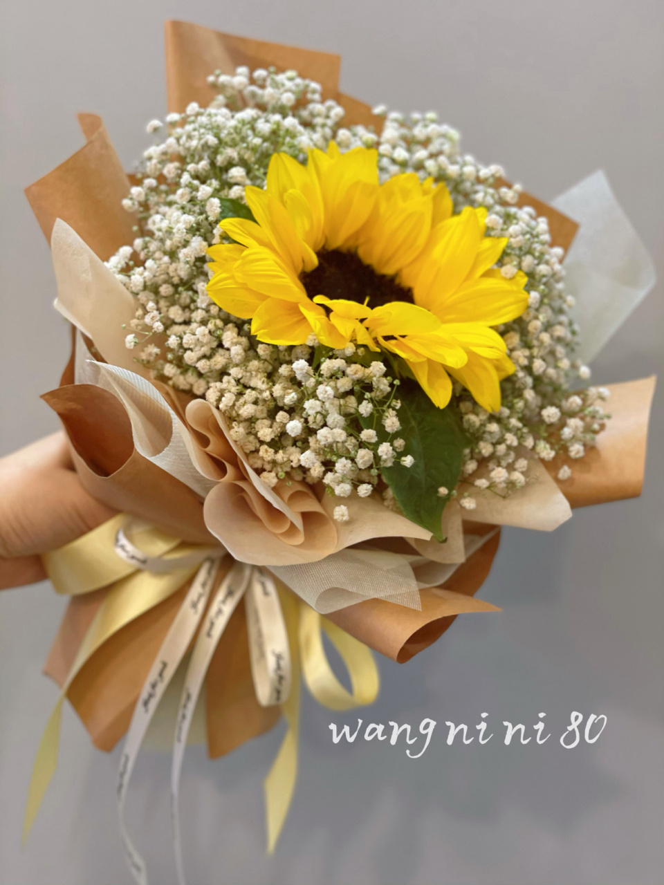 满天星77向日葵组合,也是很好适合毕业拍照91 长沙花店|毕业花束