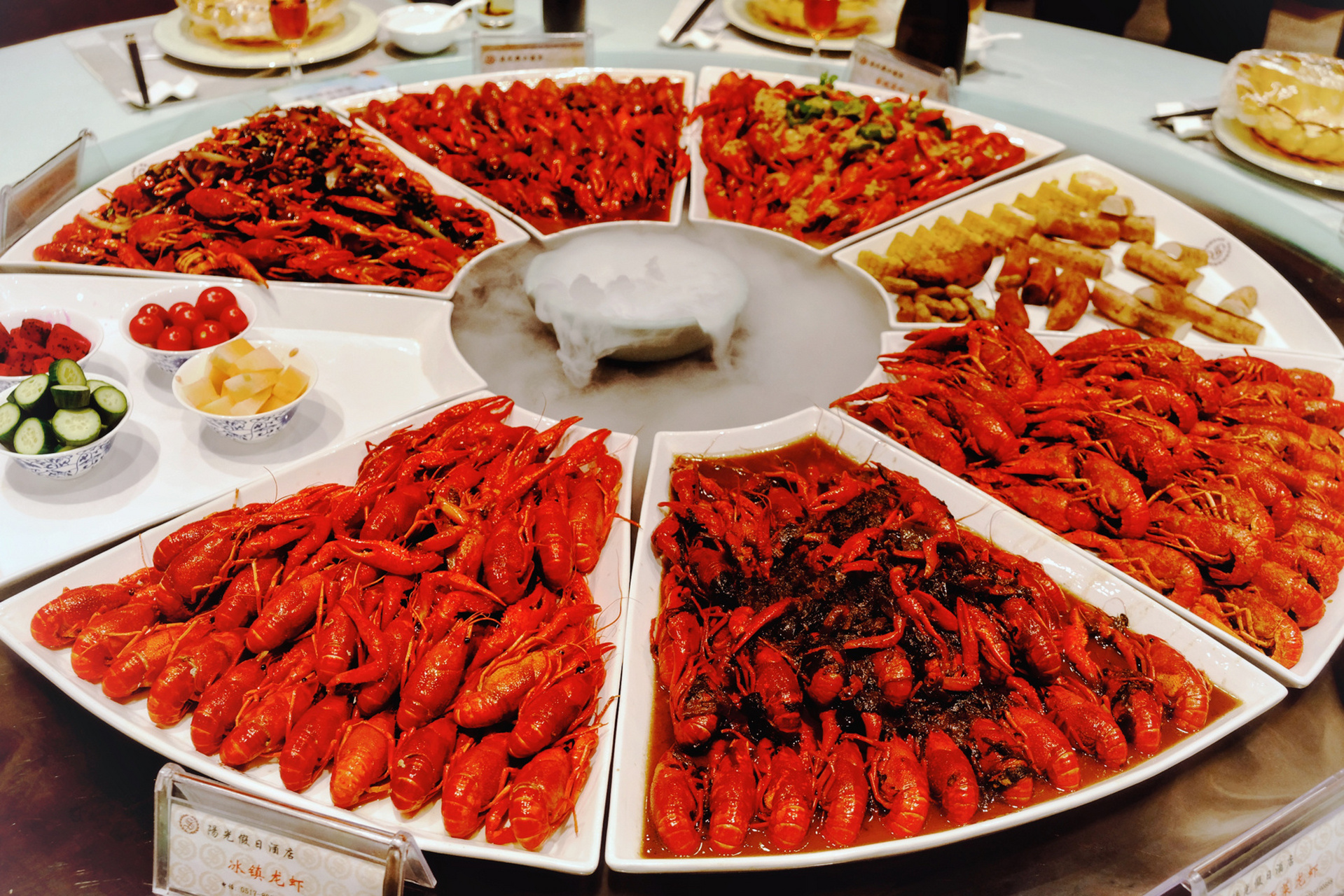 顺便赶个时节来吃正上市的小龙虾02 金湖的龙虾虽然没有盱眙的拿创