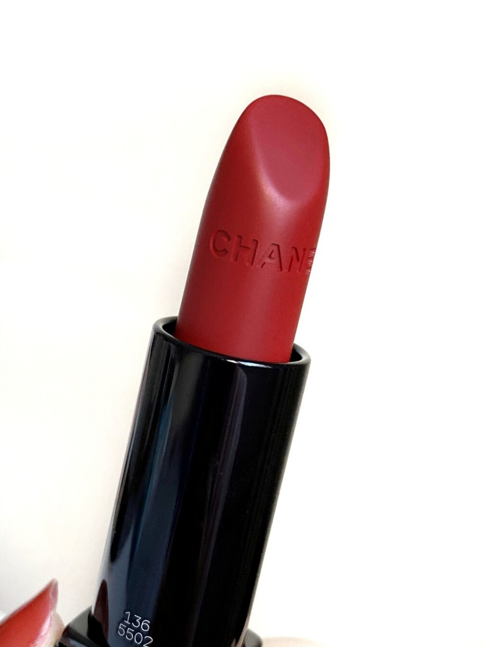 香奈儿2021春季黑管唇膏136 pivoine noire 	  #我的口红日记