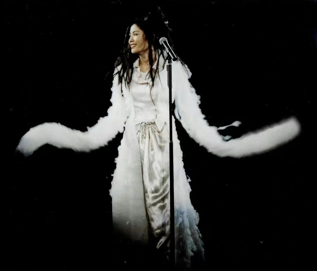 王菲·1994最精彩演唱会/脏辫造型 脏辫和眼泪妆永远的经典