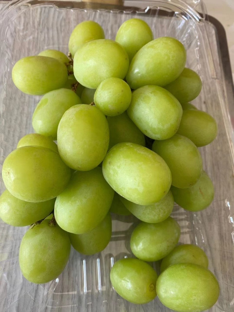 爆款无籽青提-秘鲁秋天脆(autumn crisp) 无籽青提大家庭中,除了甜