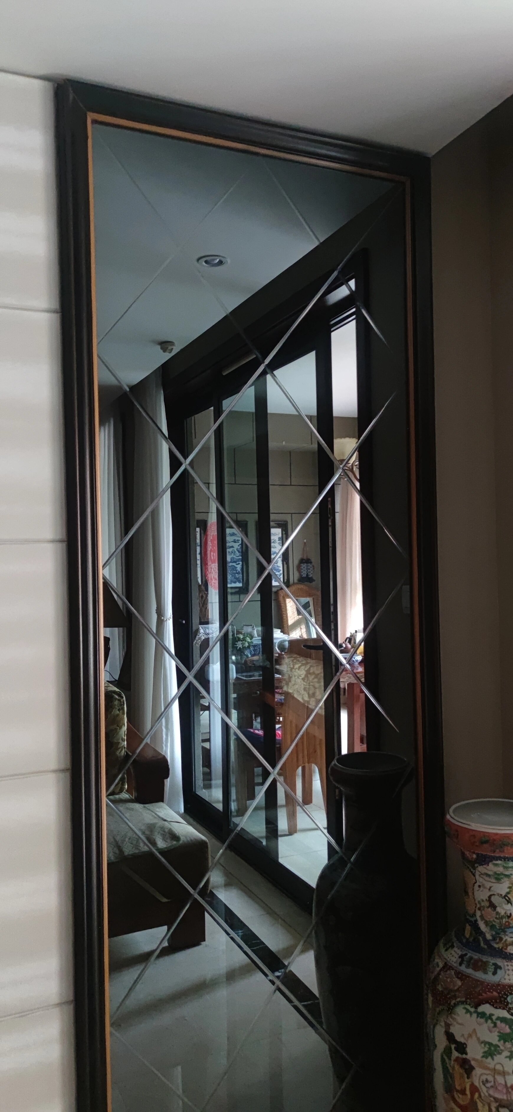 家里的镜面玻璃,这样擦干净又省钱