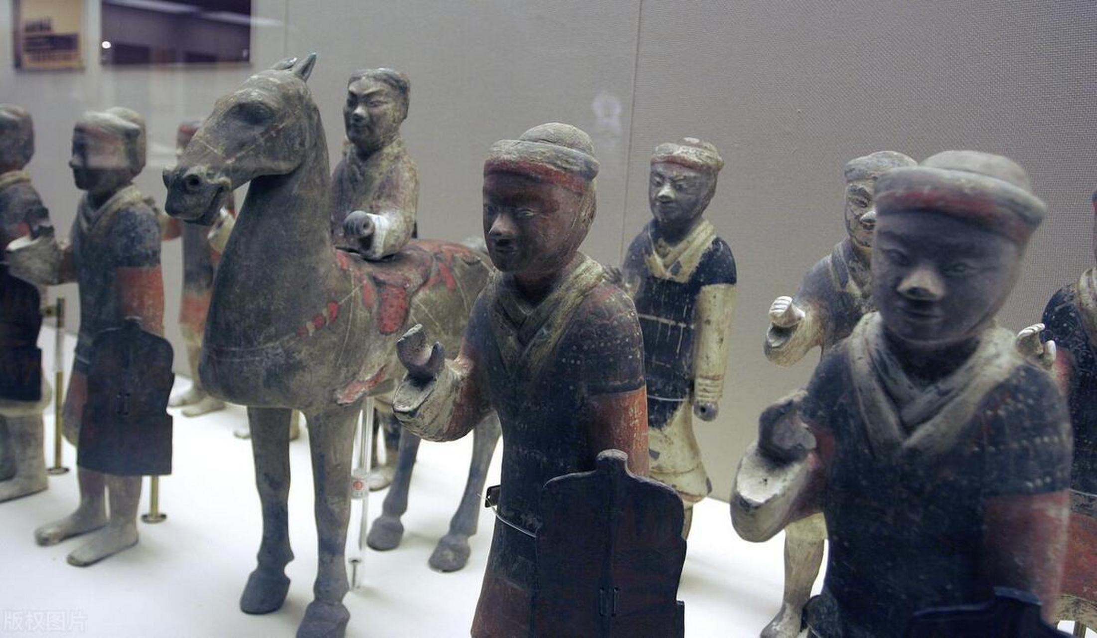 杨家湾兵马俑:解密汉代墓葬之谜 二 陕西咸阳杨家湾的汉代兵马俑拥有