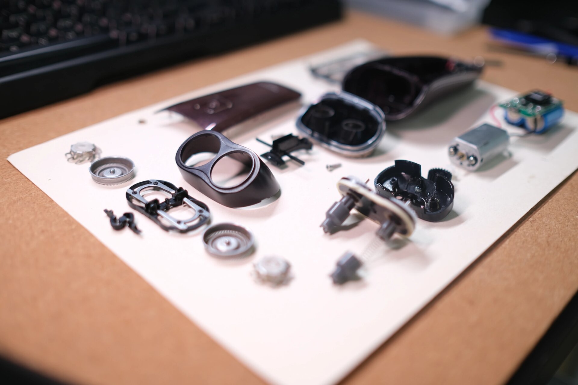 拆,拆解,拆解飞科剃须刀fs871 有什么办法把这些零件固定在一个平板上