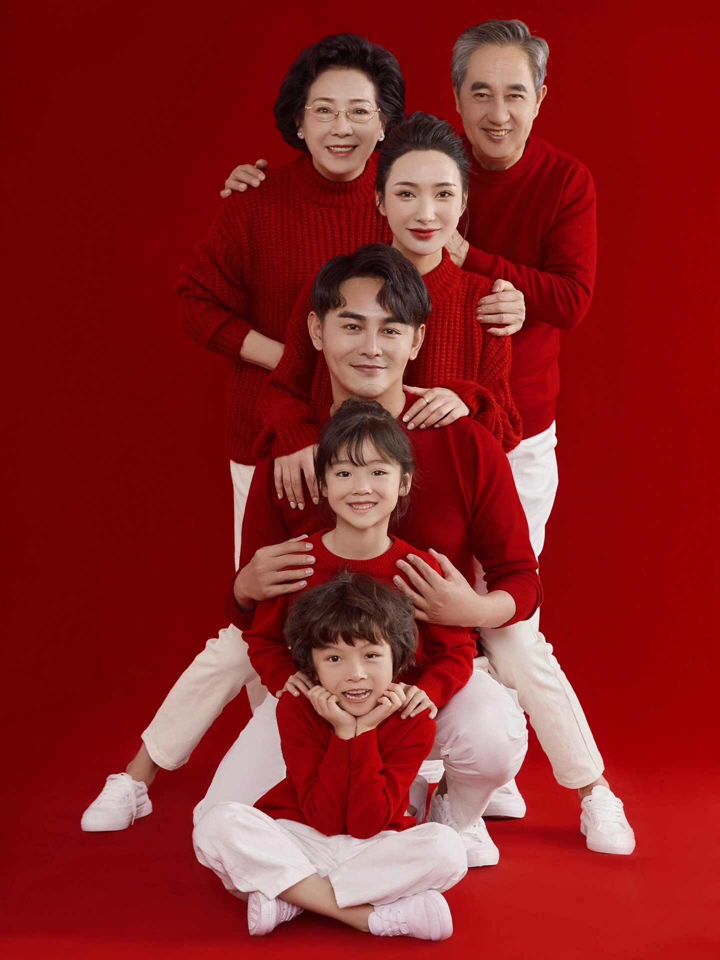 先98住,马上就用到了.全家福这样拍更有创意