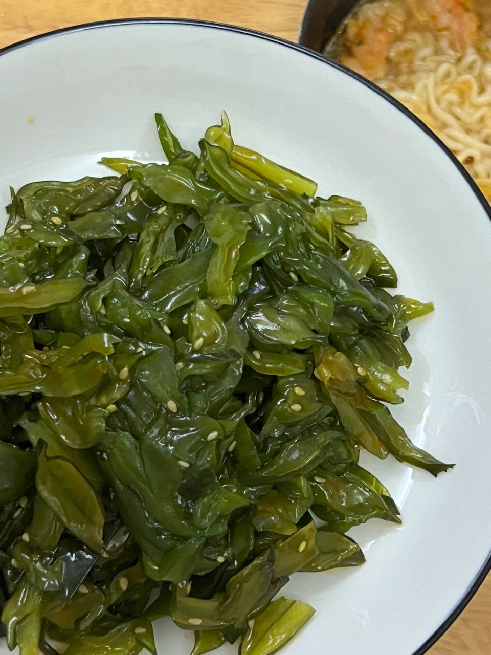 搞半天 原来海底捞同款凉菜是这个 图一这个我不知道叫什么名字 海藻