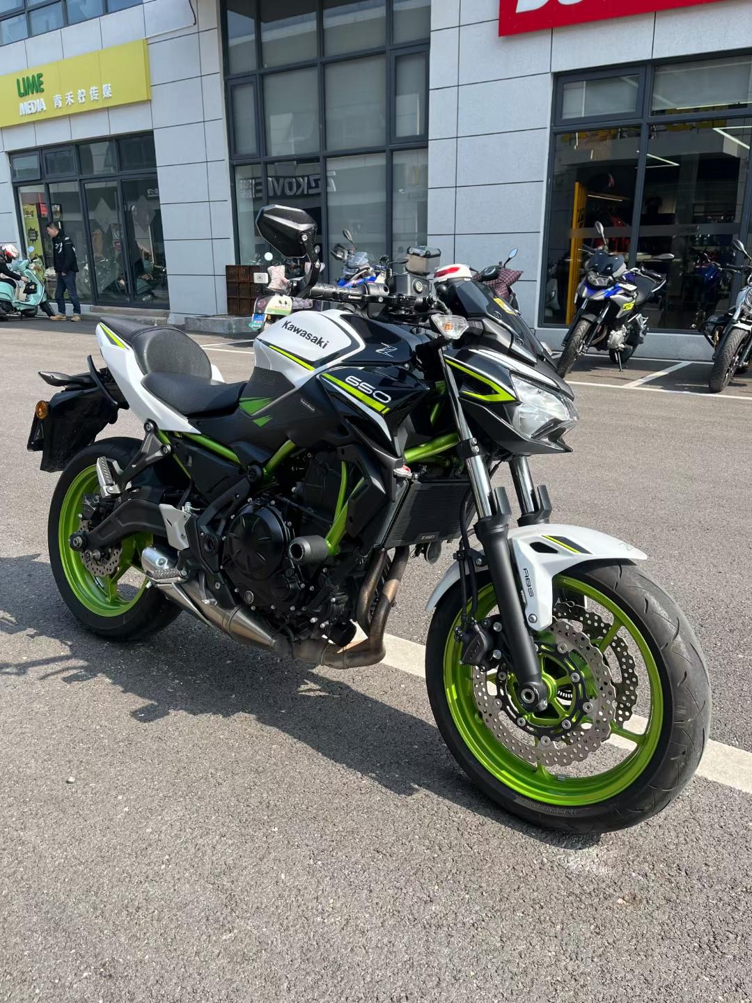 川崎z650外观图片