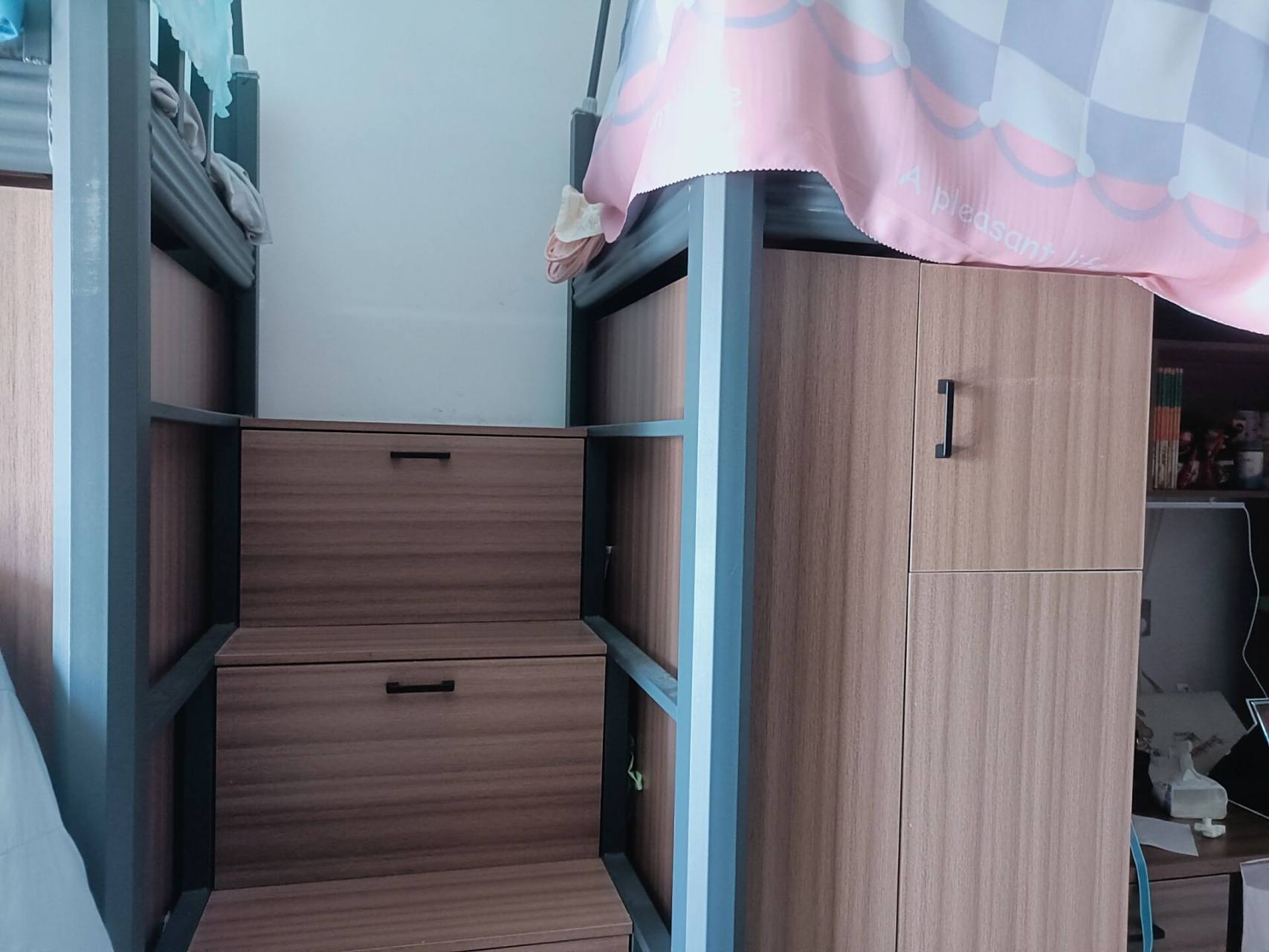 专升本凯里学院小学教育联办学校本科宿舍哦 有空调有风扇,独立卫浴