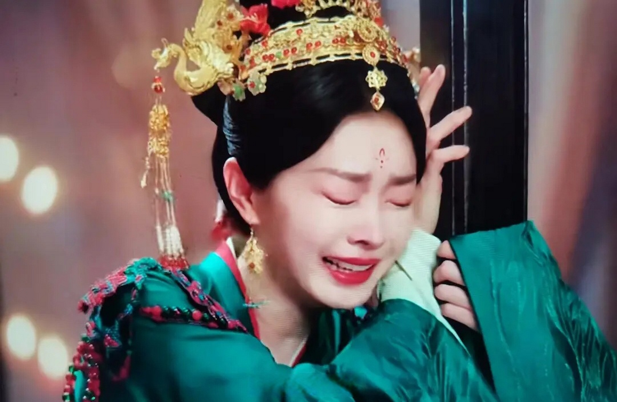 宋轶在长风渡里的某些角度好像jennie,两个人都是短脸猫相.