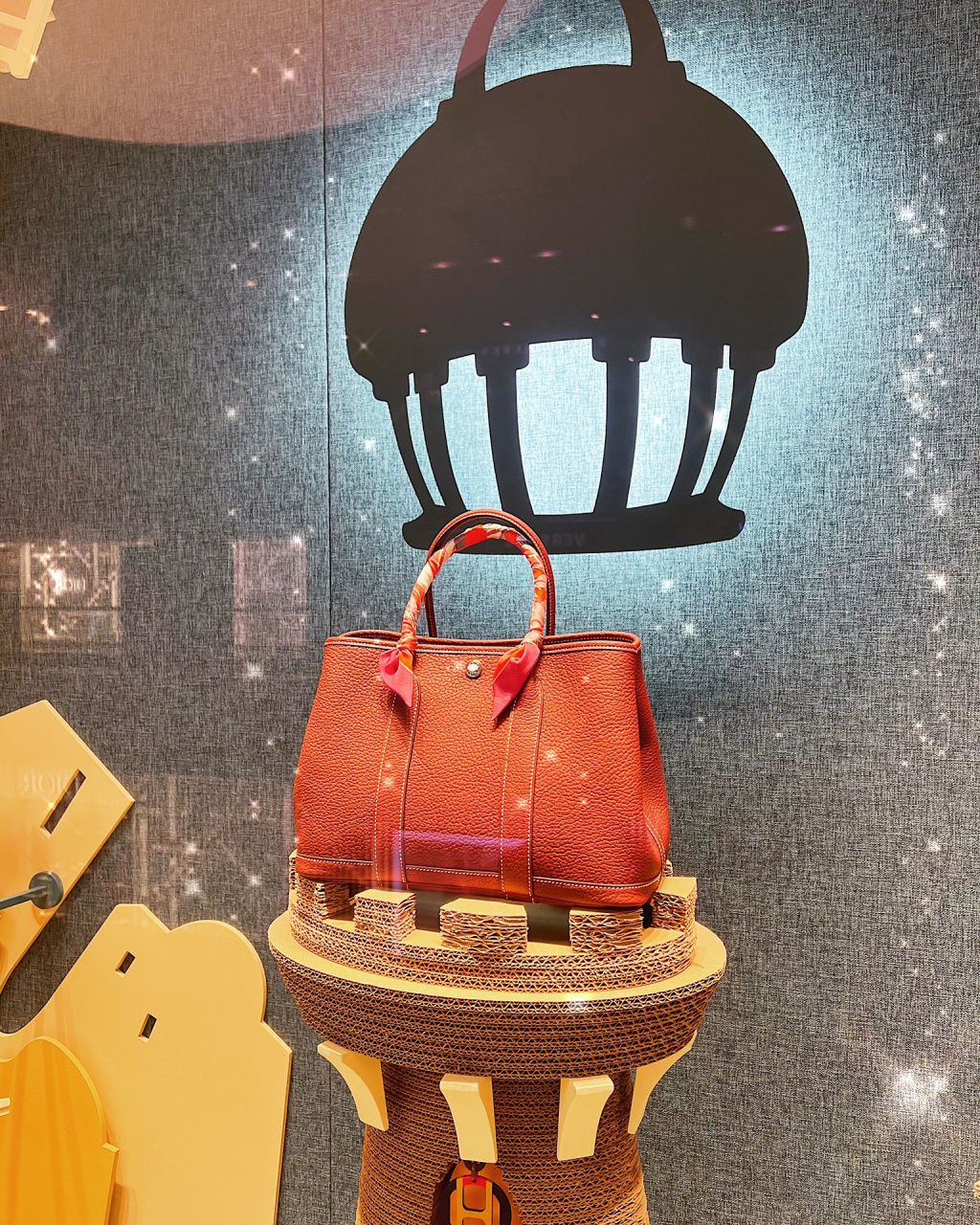 爱马仕南京德基广场专卖店拓店新启～ 全新专卖店以灵感创想构筑兼具