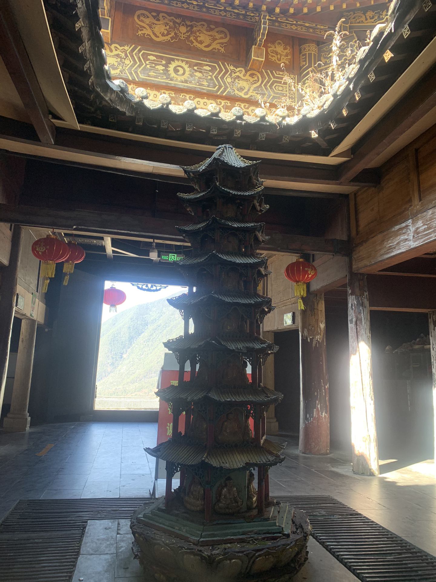 最灵寺院-西昌灵山寺自由行攻略 灵山寺,素有"天下第一灵"的美誉,吸引