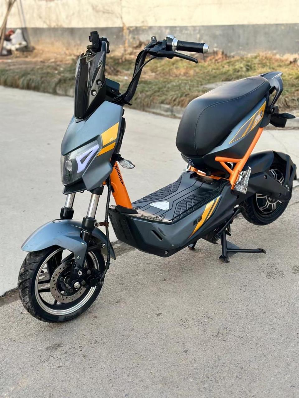 雅迪极光2.0. 精品雅迪2.