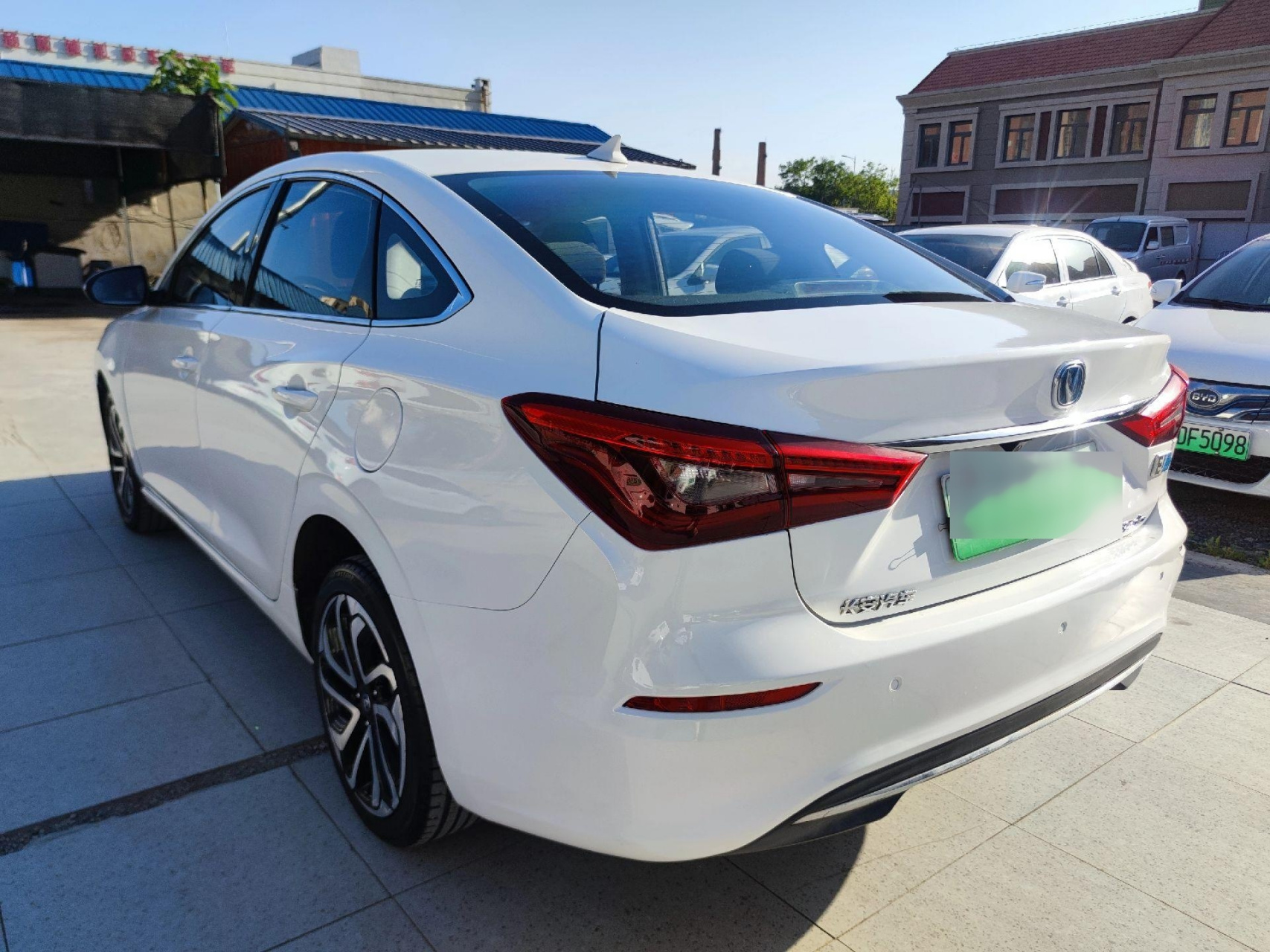 长安逸动ev460纯电车,宁德时代三元锂电池,真实续航 360公里,里外整新