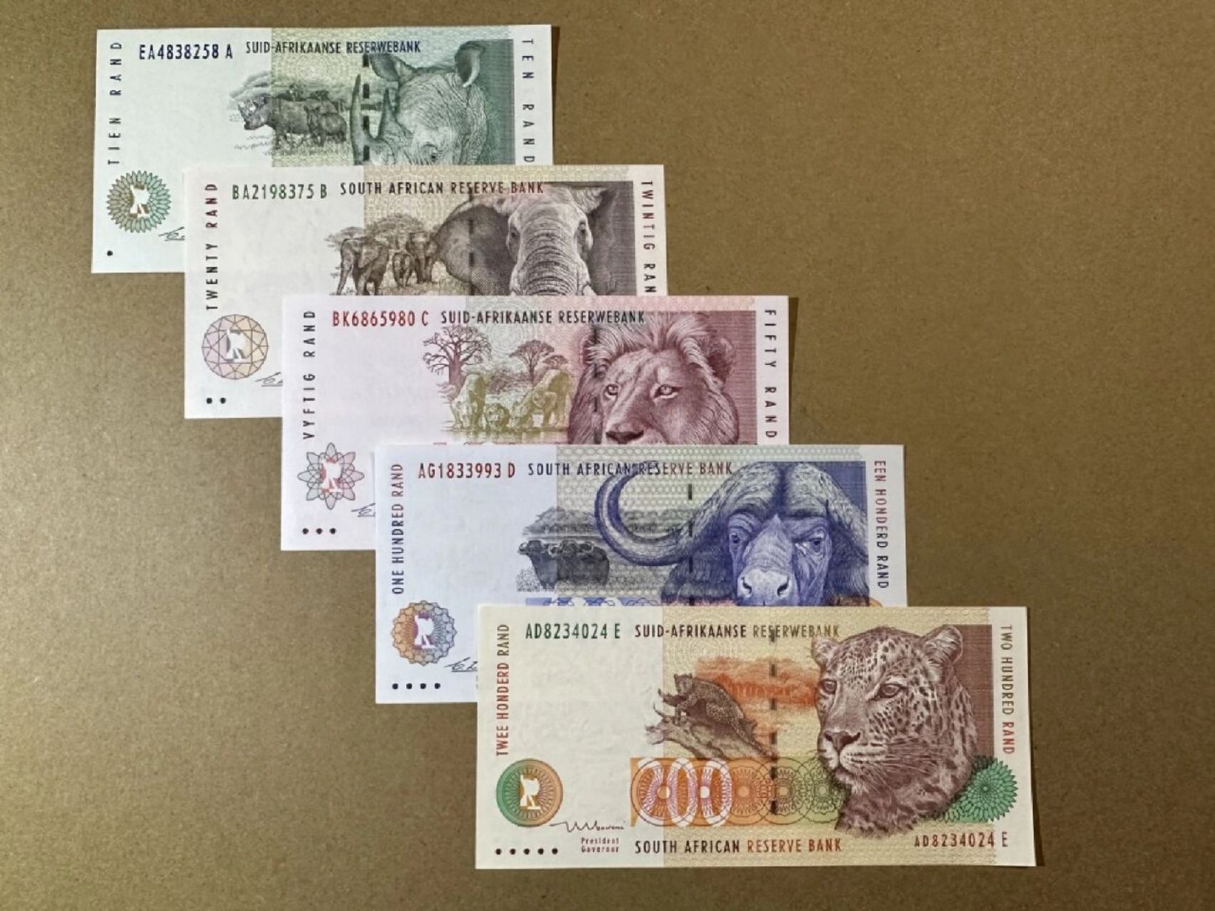 动物钞的扛鼎之作——92版南非兰特 喜欢动物钞的藏友,大多应该知道这