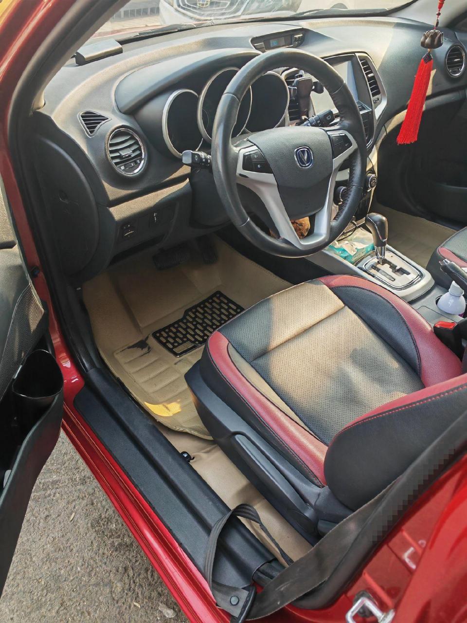 2014年5月上牌:长安逸动(致尚)xt,自动挡,1.