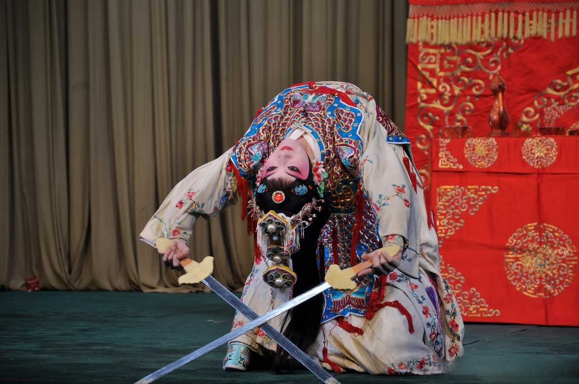 京剧霸王别姬之花衫——虞姬 "力拔山兮气盖世,时不利兮骓不逝.