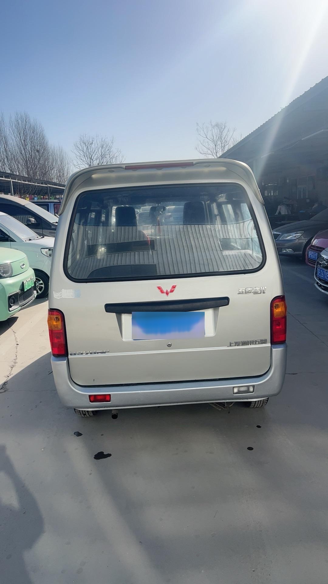 新到店13年五月五菱之光!