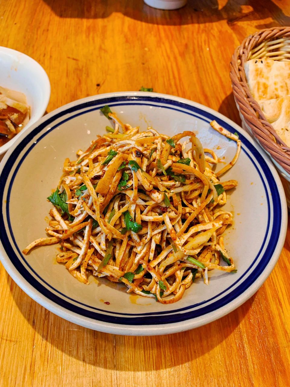 大荔人强推的地方特色美食,许发记卤肉铺 本来准备去大荔合作饭店