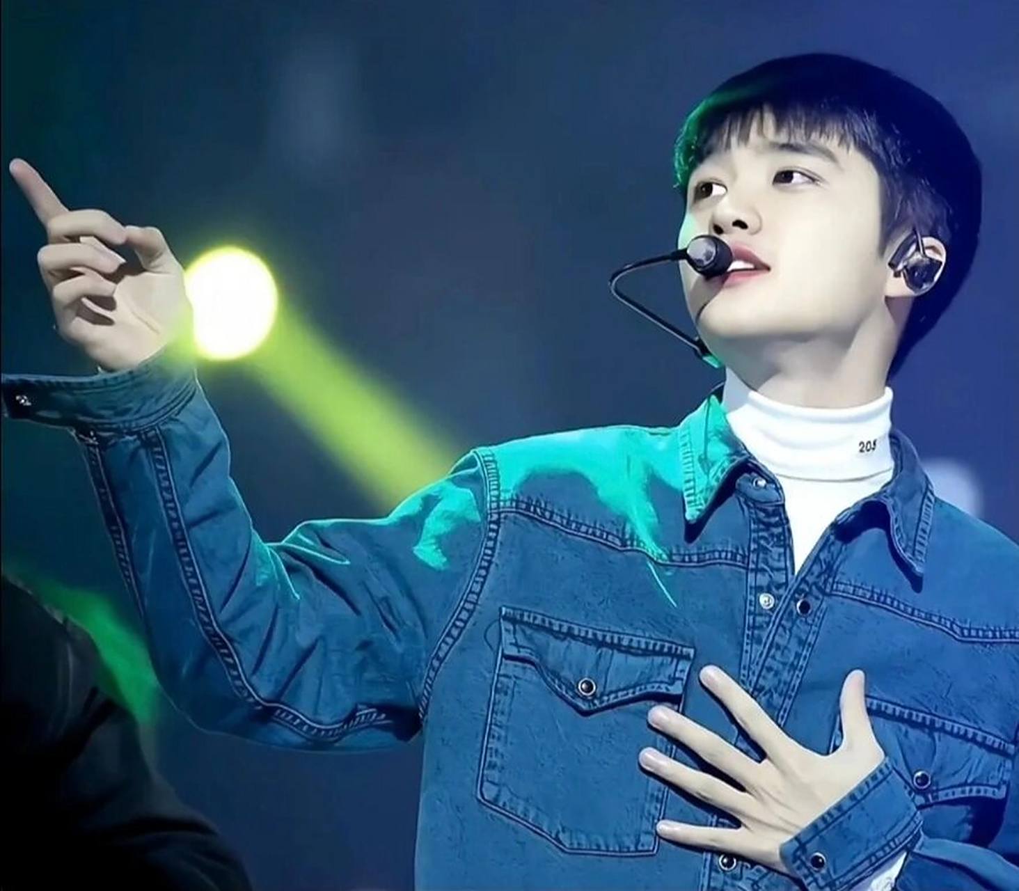 都暻秀神图 壁纸