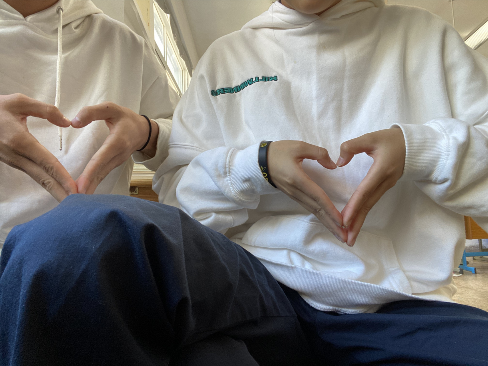 情侣牵手照91|一定要去拍 和对象一定要去拍在 下课间十几分钟的