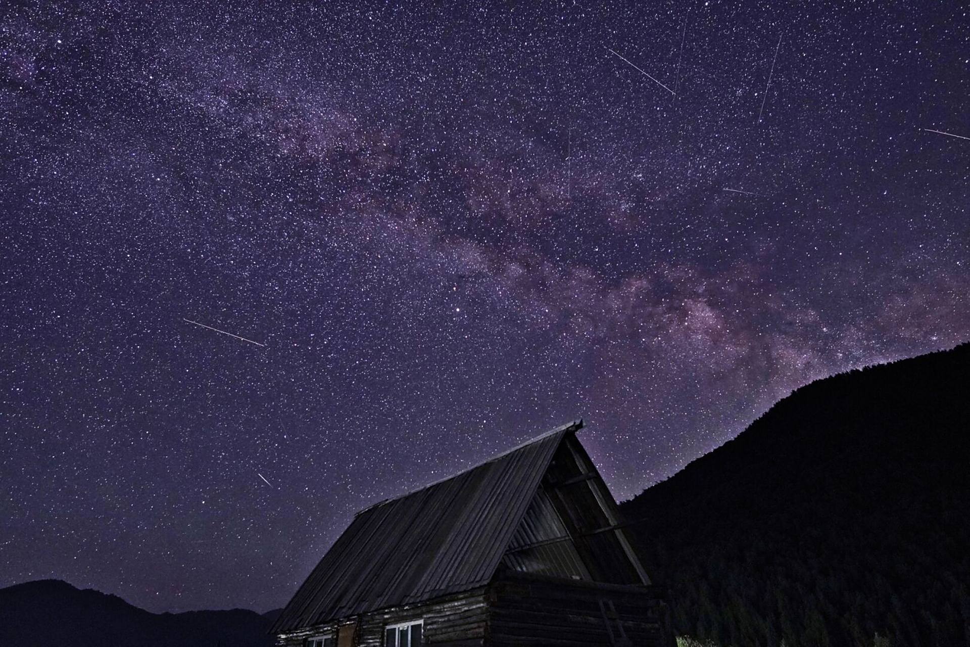 禾木的星空真是一绝 没有光污染,怎么拍都好看 最后两张图绿色部分我