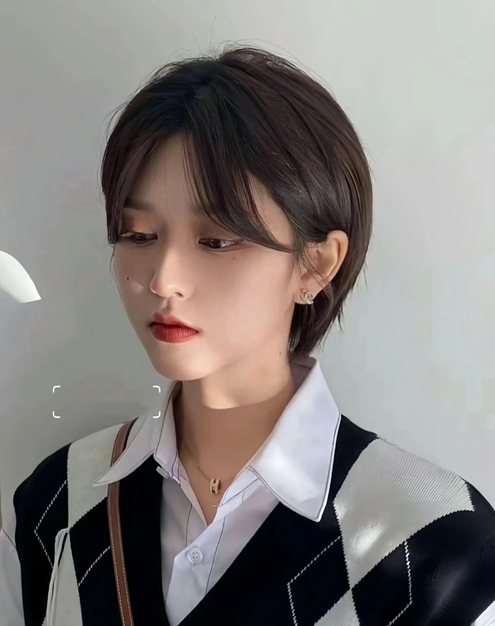 2023减龄短发推荐 ———发型师alan蔡伦——— 可盐可甜还减龄~ 可酷