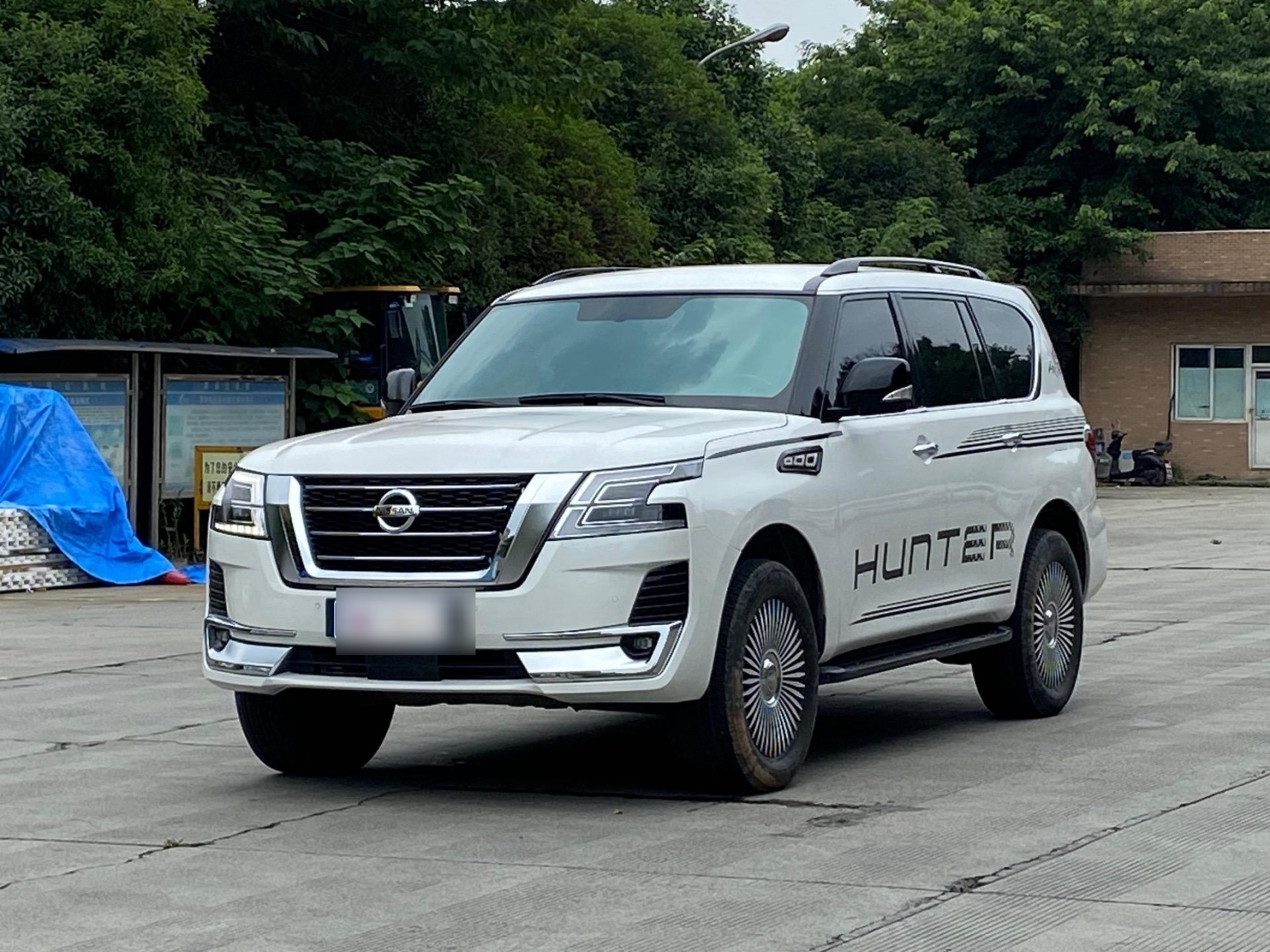日产 途乐 2020款 y62 4.0l xe(中东).表显4万.展厅标价39.88万.