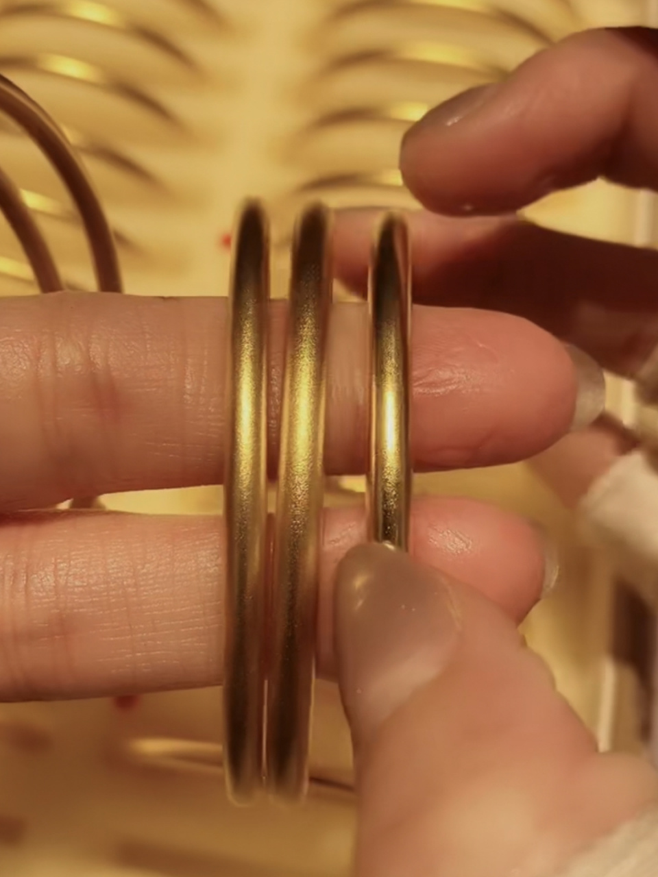 64克价 99万喜金直播间,9999大金镯子 最后关头冲了[笑哭]从此,5毛