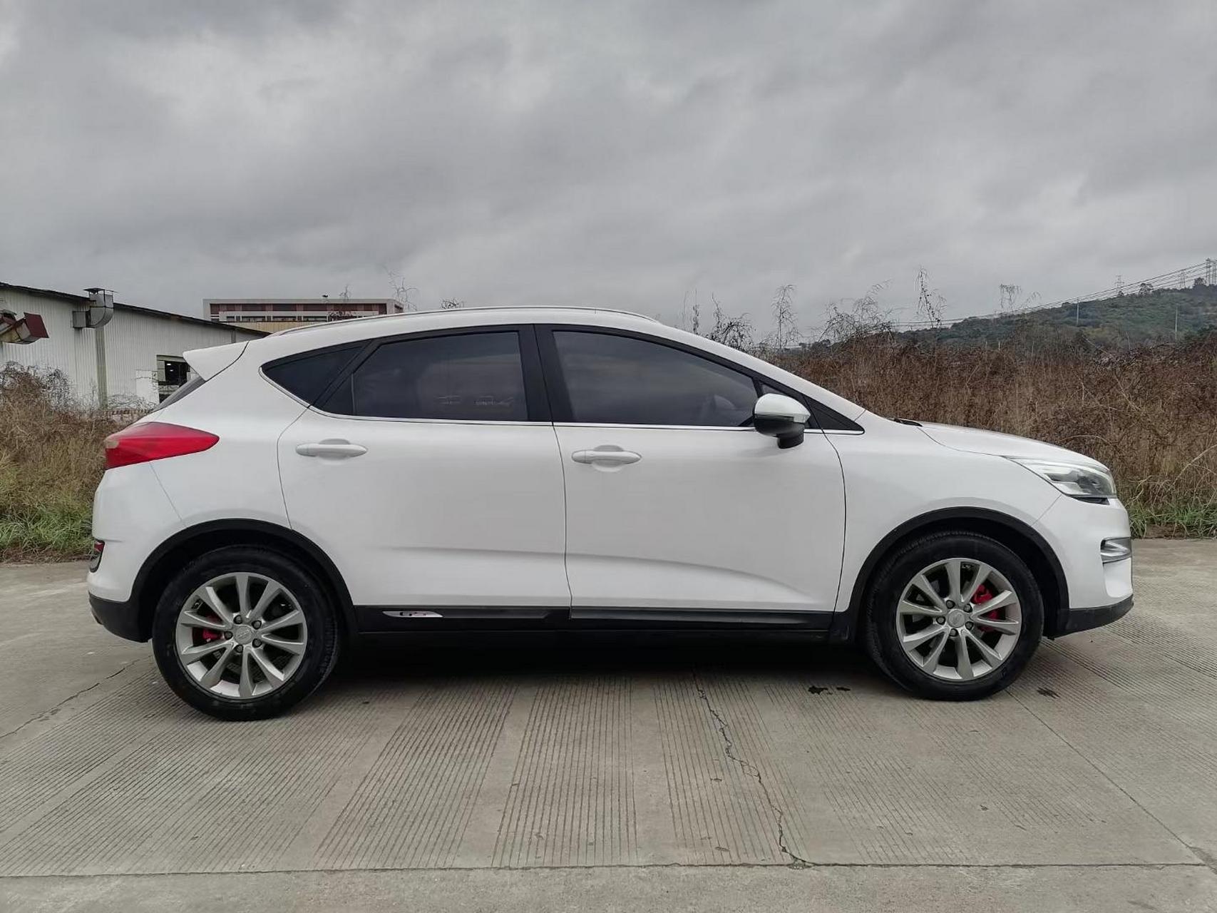 2017年7月入户,吉利帝豪gs小越野车,配置为:排量1.