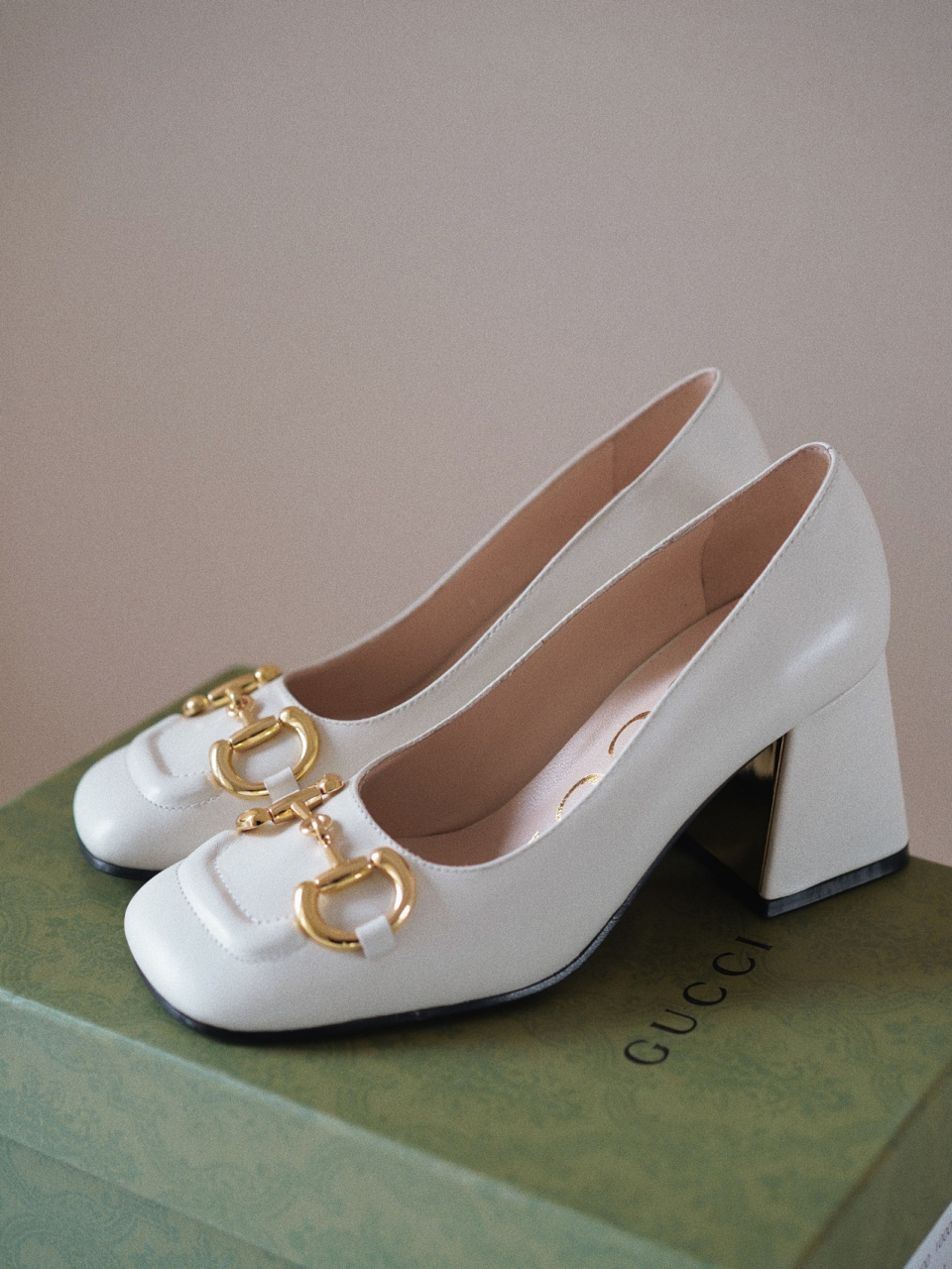 gucci2021早春新款马衔扣粗跟复古鞋太好看! 这双真的太好看了!