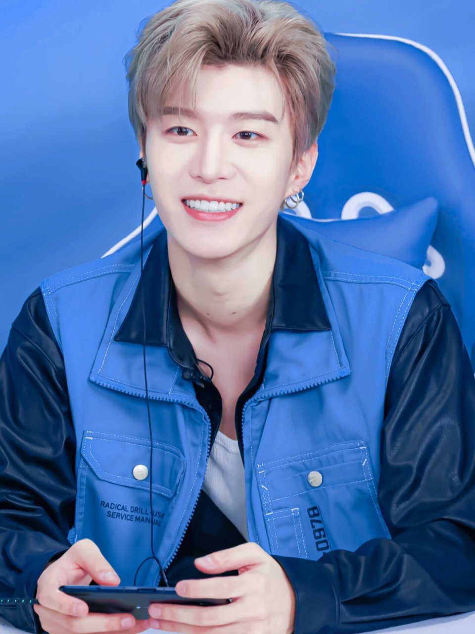 范丞丞壁纸 妈呀!我男朋友太帅了!抵挡不住这笑容啊!